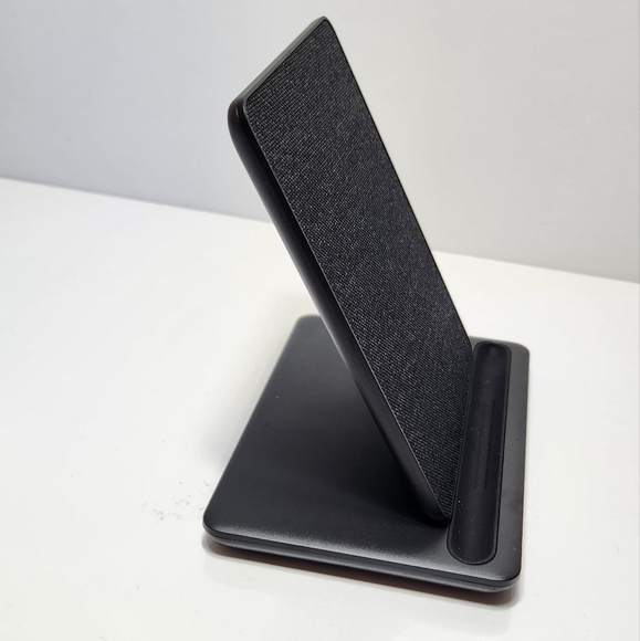 Wireless Charging Dock For Kindle - Picture 3 of 3